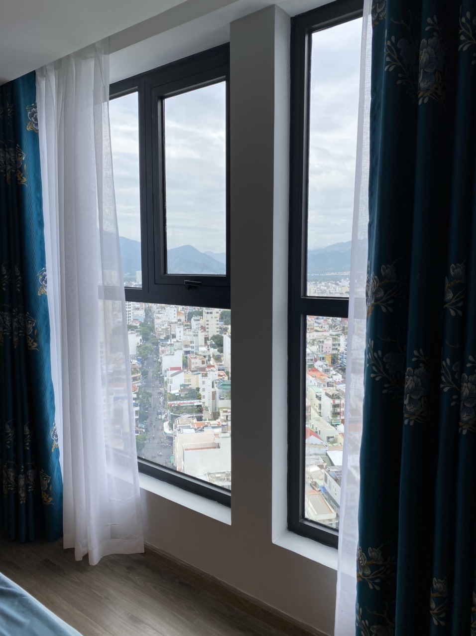 Cho thuê căn hộ Hud Building Nha Trang | 2 phòng ngủ, căn góc, 70m2 | 10 triệu